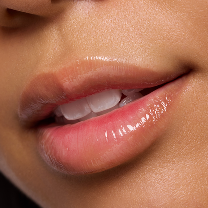 Essence The Super Peptide Glossy Lip Treatment