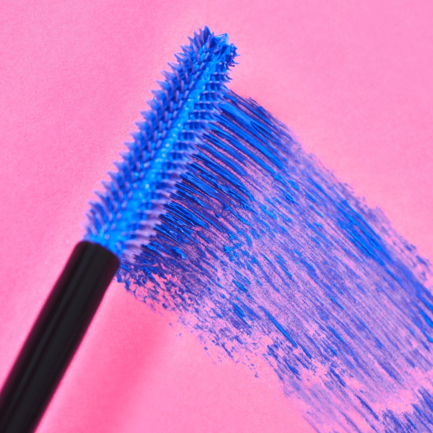 Essence I LOVE EXTREME BLUE crazy volume mascara